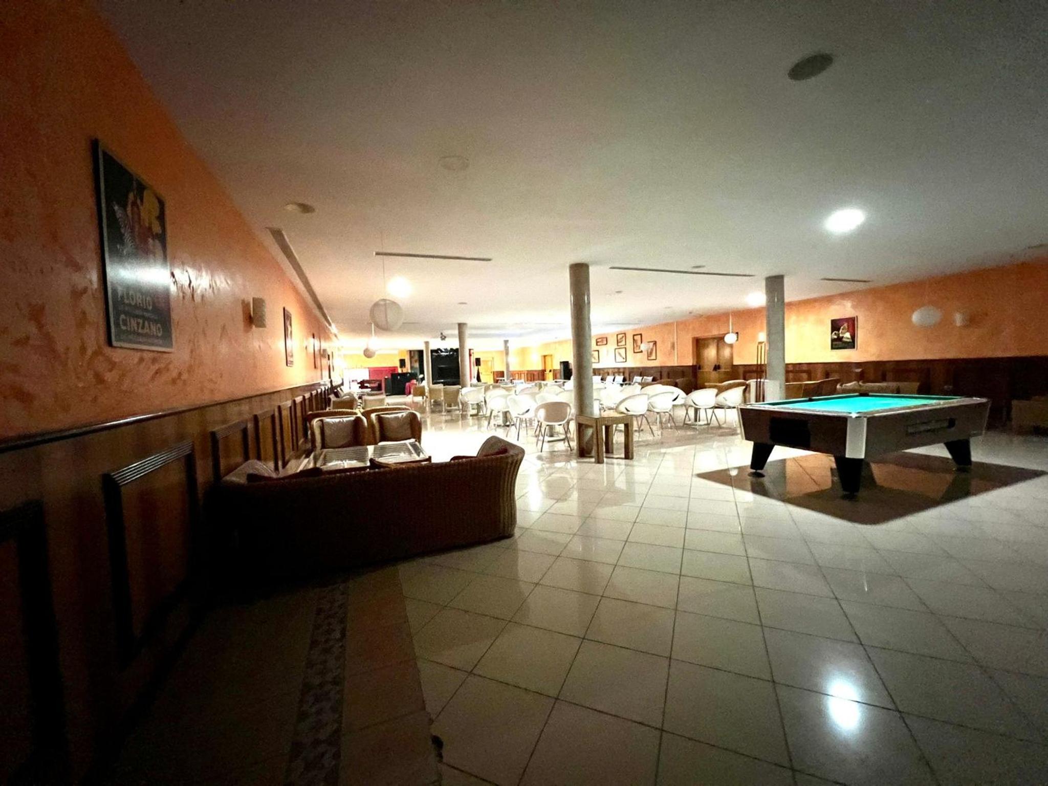 lounge
