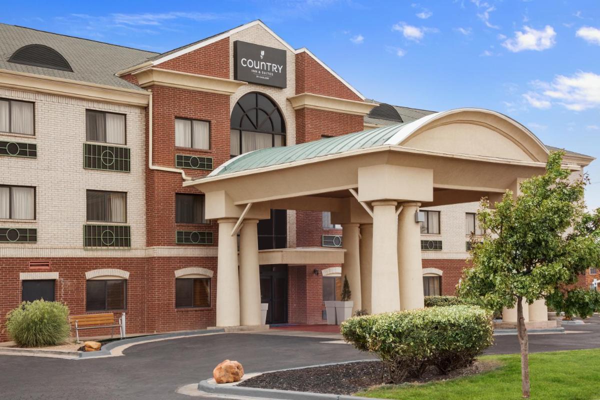 Hotel Country Inn & Suites by Radisson, Lubbock, TX - Image 1