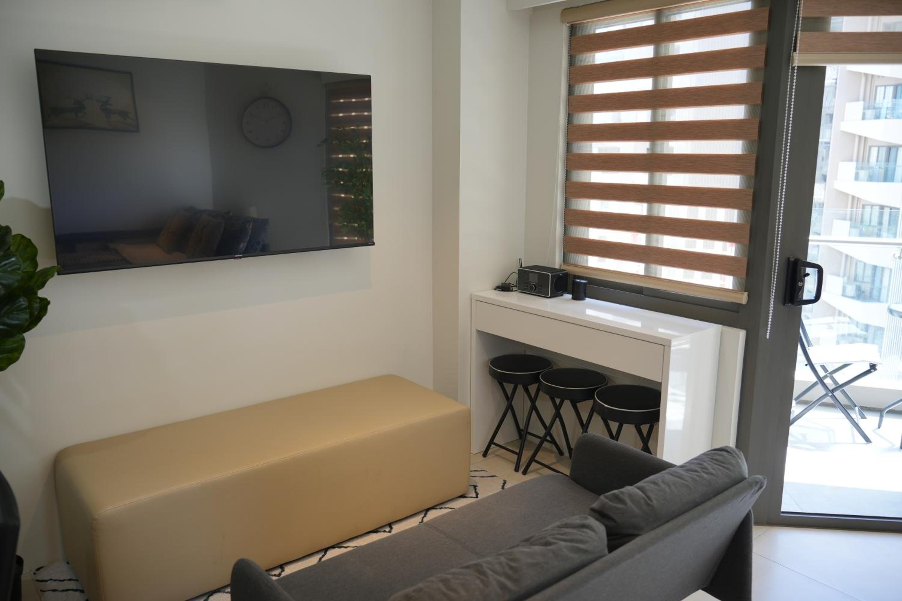 Studio for 5 at Tambuli Residences Garden View by Dominik Studio Apartment with Pool Access & Balcony in Mactan