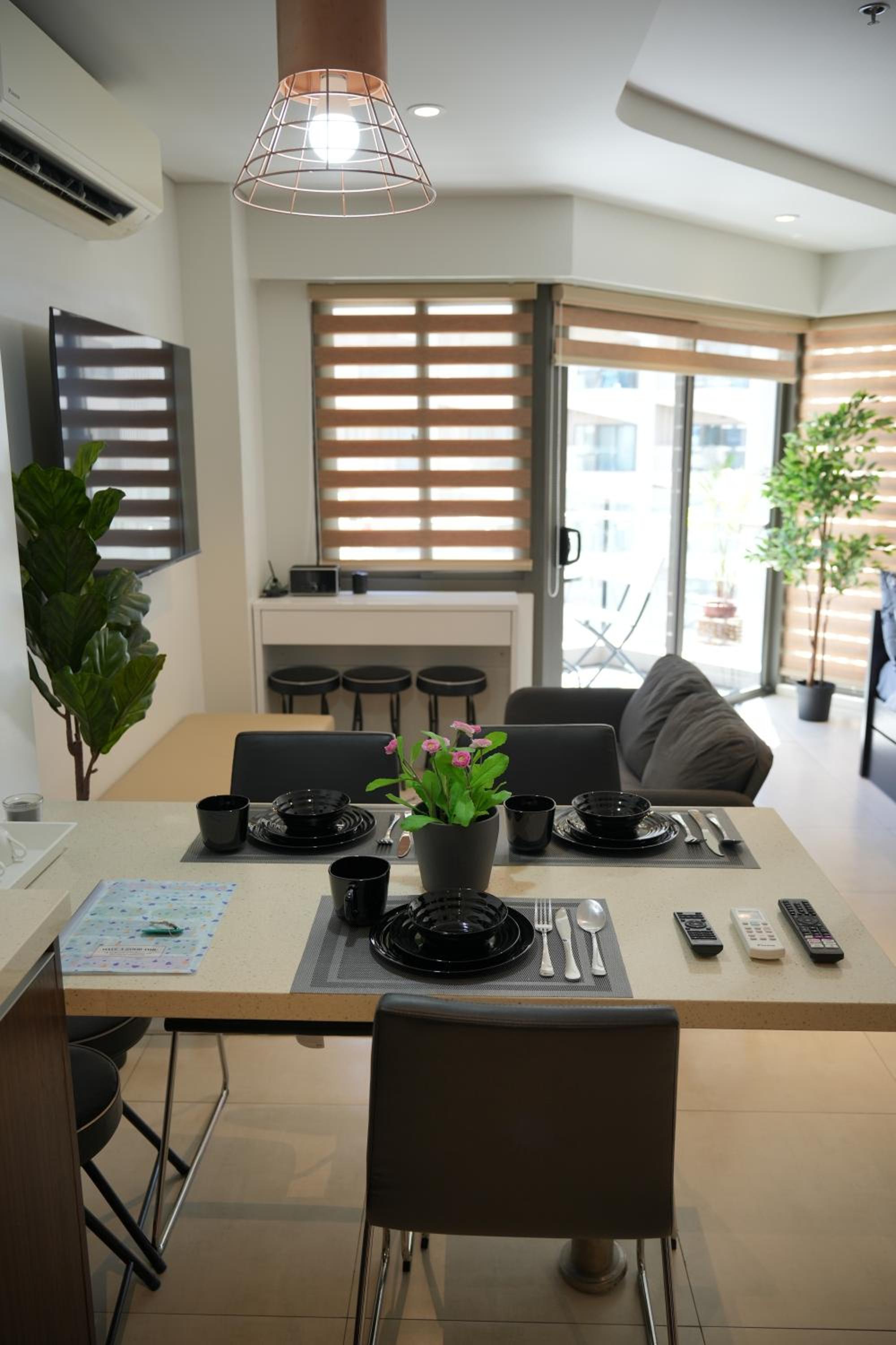 Studio for 5 at Tambuli Residences Garden View by Dominik Studio Apartment with Pool Access & Balcony in Mactan