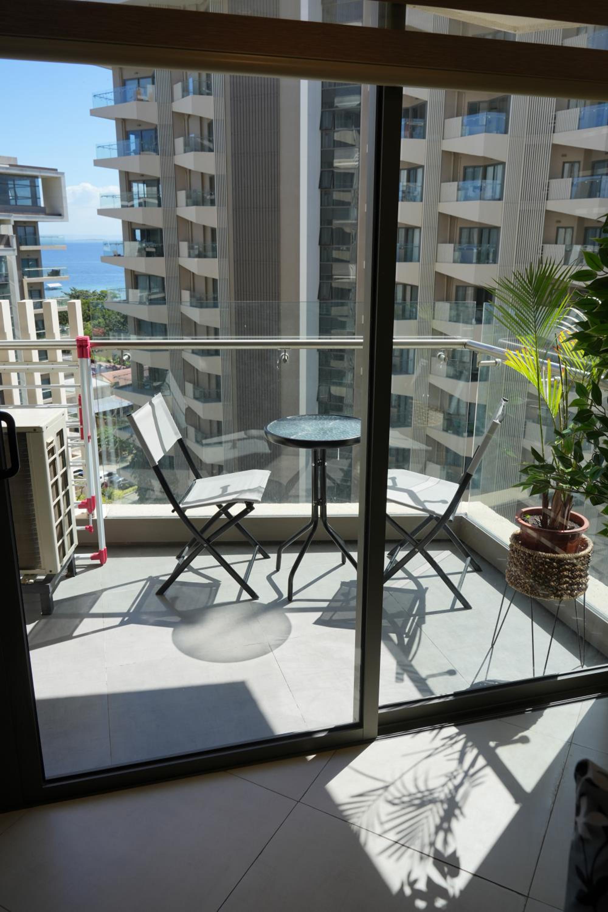 Studio for 5 at Tambuli Residences Garden View by Dominik Studio Apartment with Pool Access & Balcony in Mactan