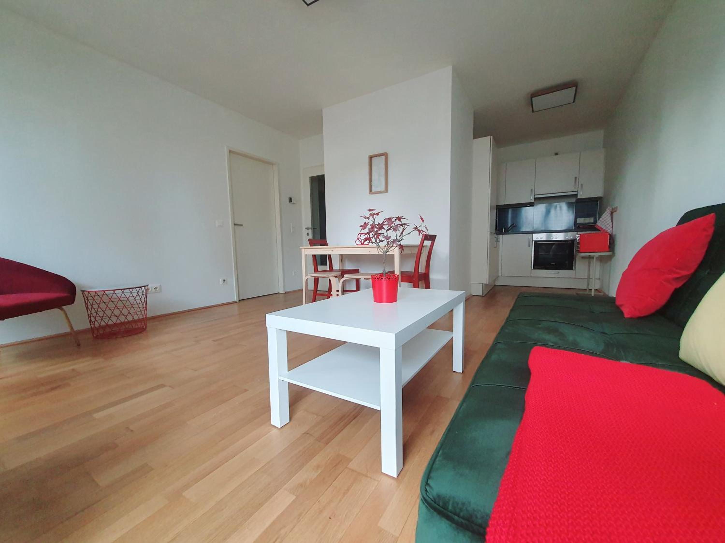 Near Lake One Bedroom Adorable Apartment