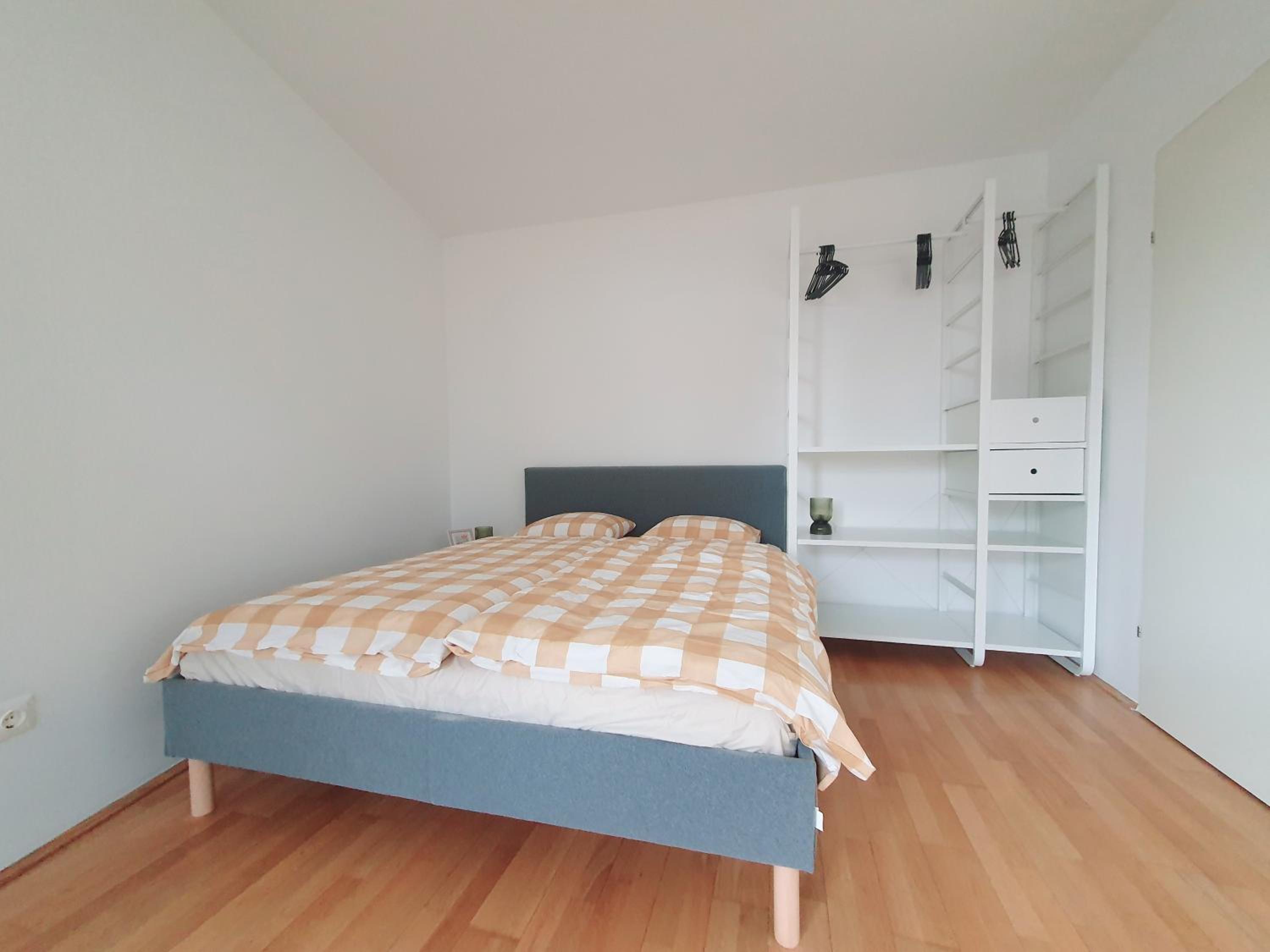 Near Lake One Bedroom Adorable Apartment