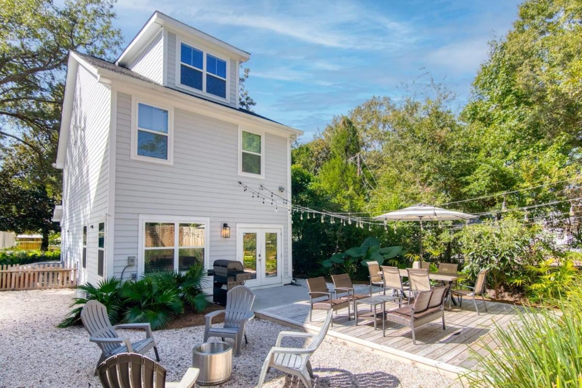 Lowcountry Lux, 5 min to Beach, 7 min to Dtwn view 2