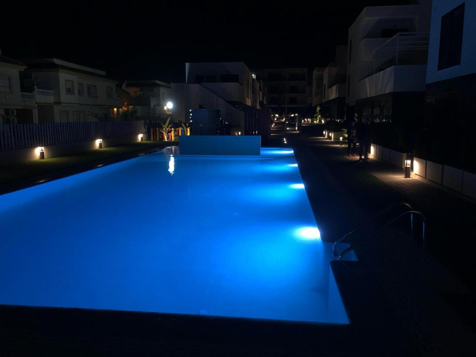 Palmview Poolside Heaven in Turquesa del Mar