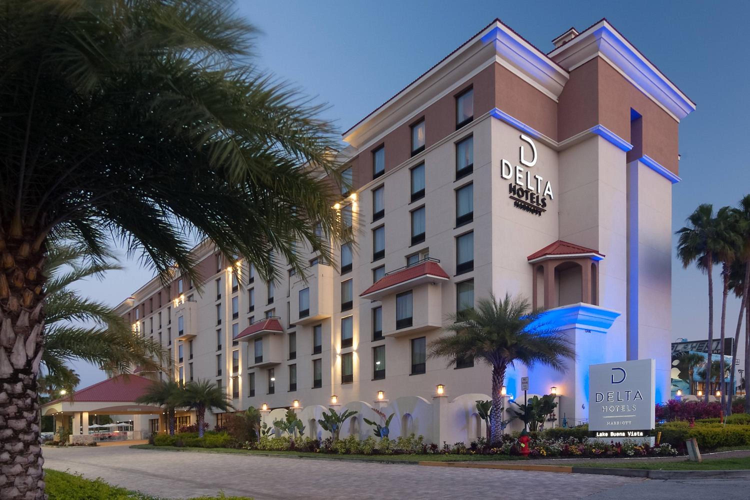 Hotel Delta Hotels by Marriott Orlando Lake Buena Vista - Image 1