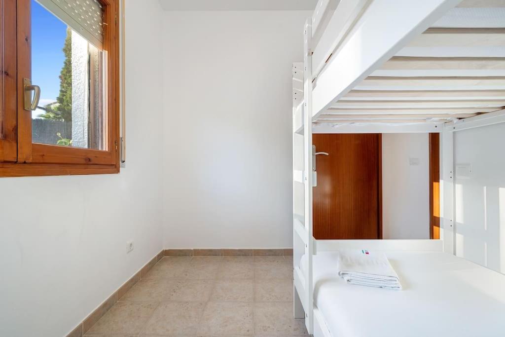 Casa con piscina y jardín en Castell de Montornès view 5