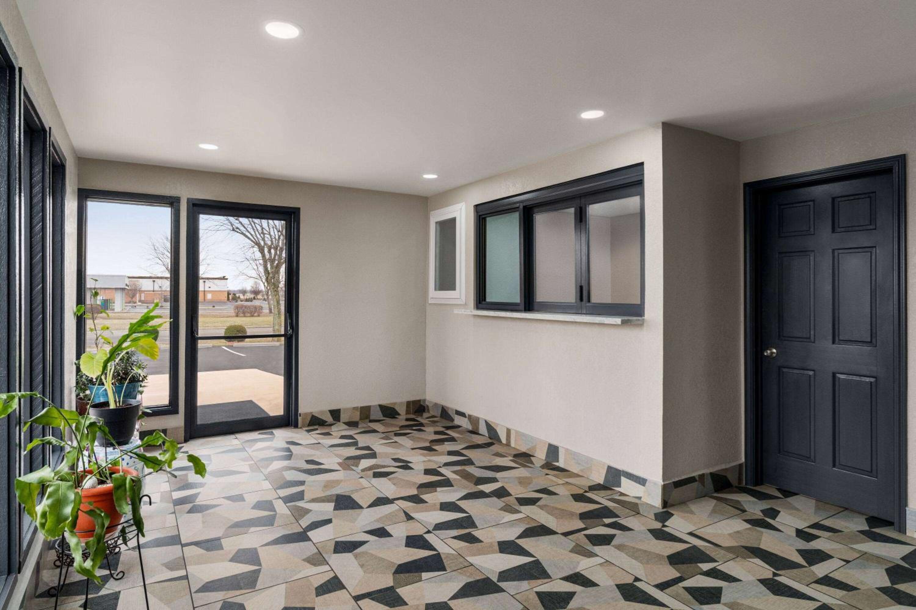 Columbus Vacations - Super 8 by Wyndham Columbus Edinburgh - Property Image 25