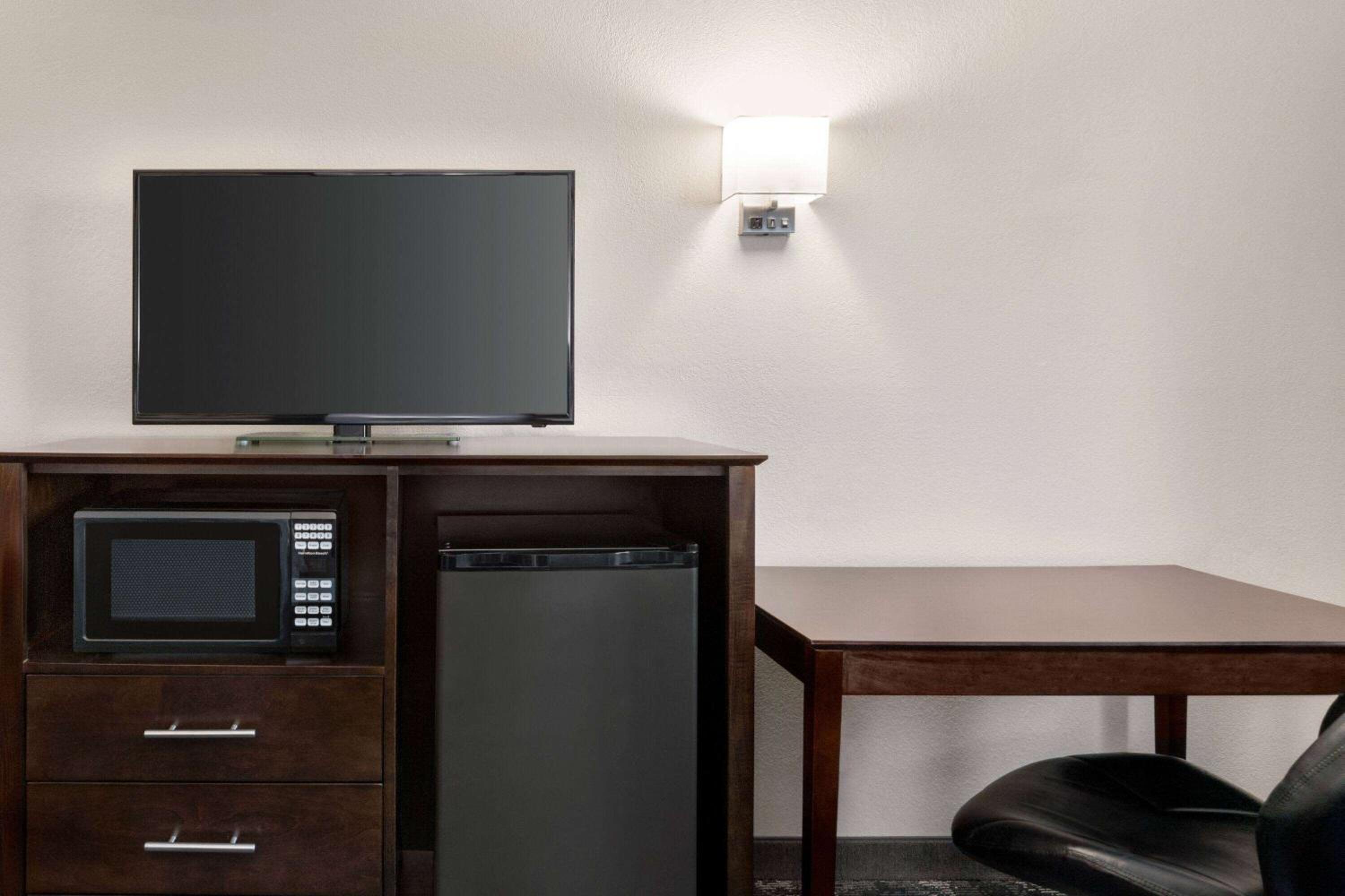 Columbus Vacations - Super 8 by Wyndham Columbus Edinburgh - Property Image 21