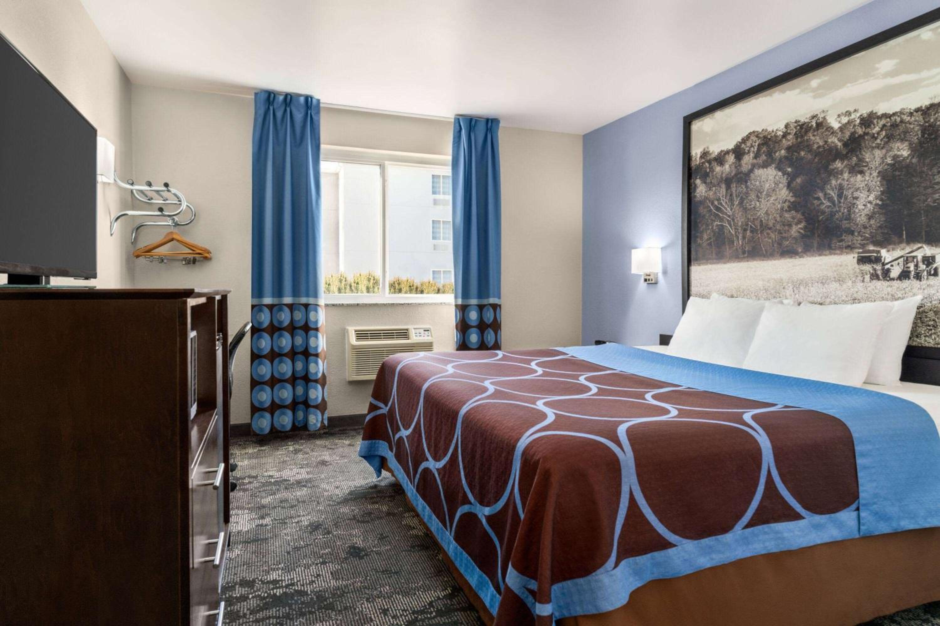 Columbus Vacations - Super 8 by Wyndham Columbus Edinburgh - Property Image 19