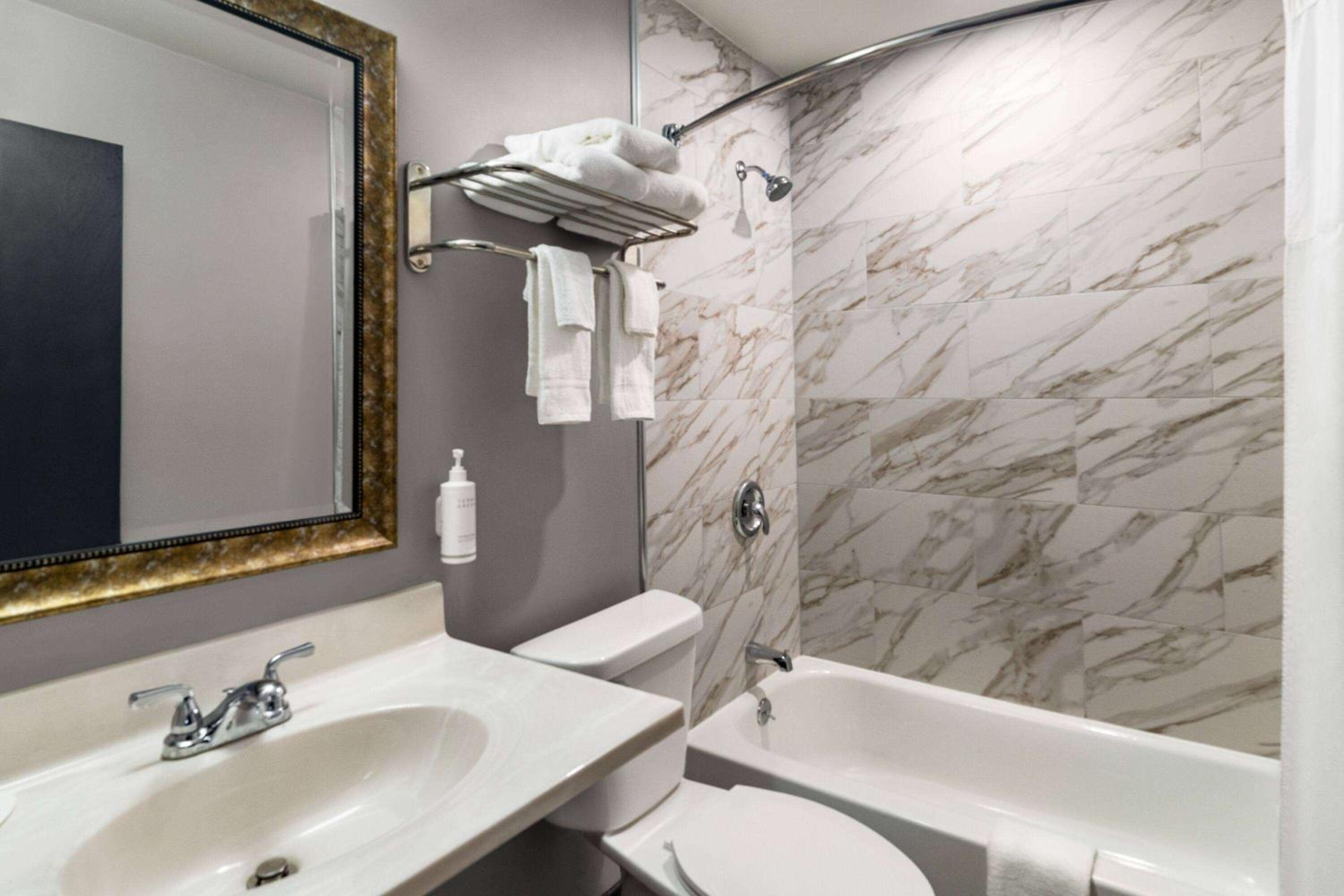 Columbus Vacations - Super 8 by Wyndham Columbus Edinburgh - Property Image 18