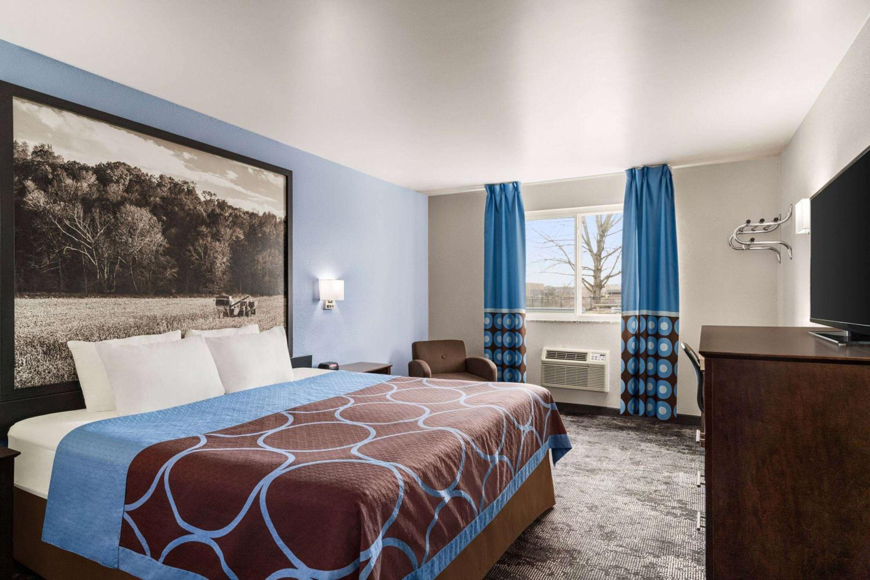 Columbus Vacations - Super 8 by Wyndham Columbus Edinburgh - Property Image 15
