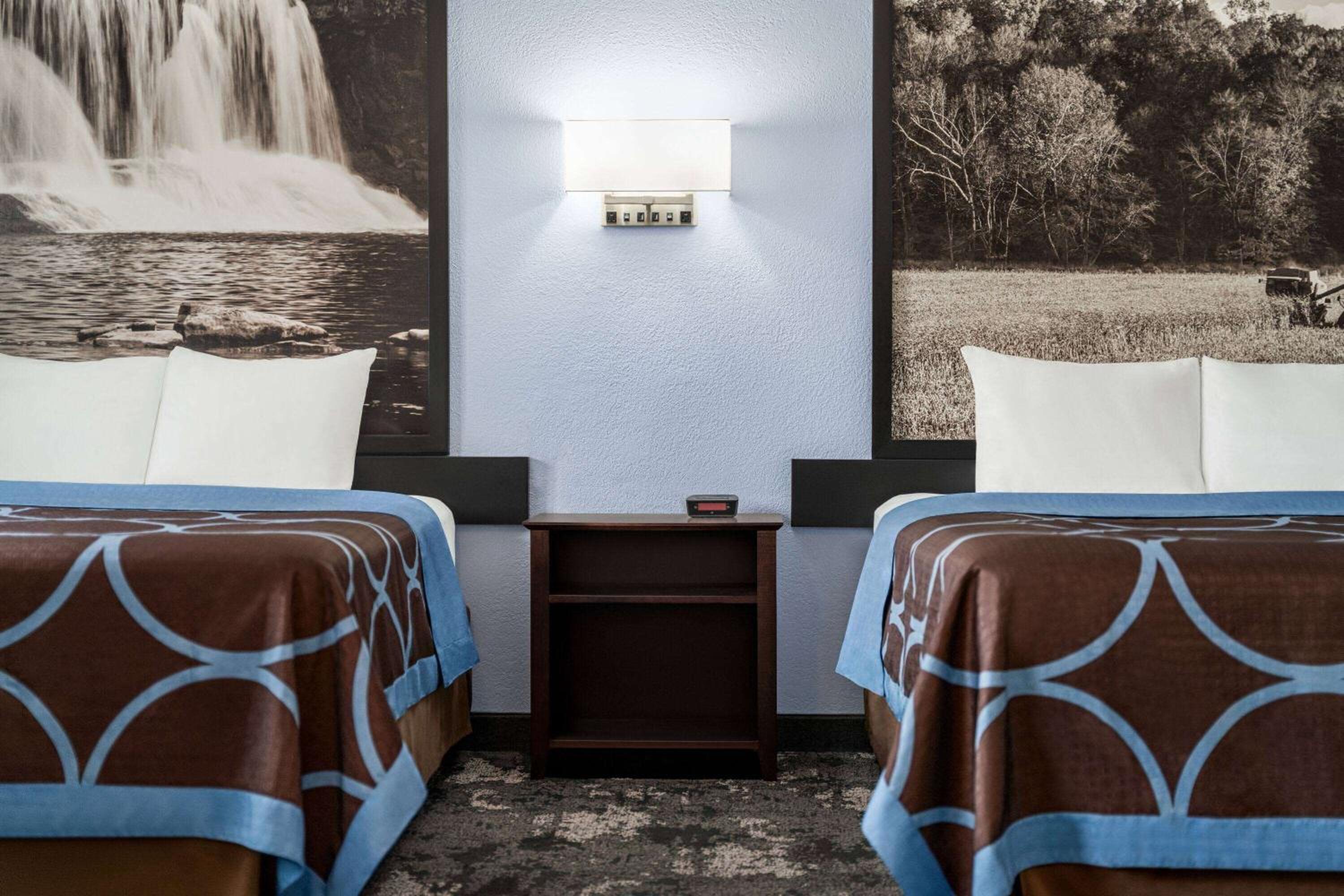 Columbus Vacations - Super 8 by Wyndham Columbus Edinburgh - Property Image 9