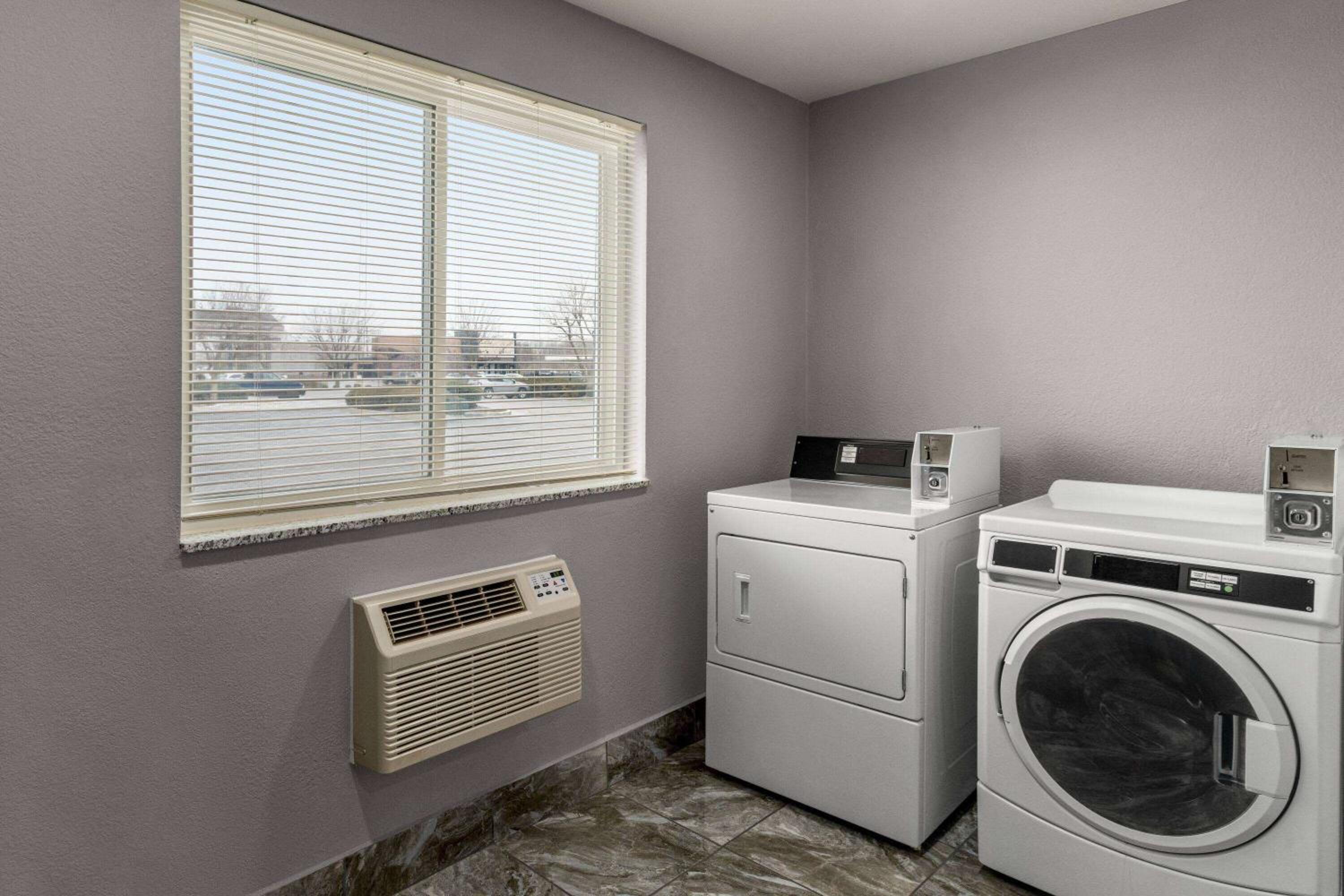 Columbus Vacations - Super 8 by Wyndham Columbus Edinburgh - Property Image 7