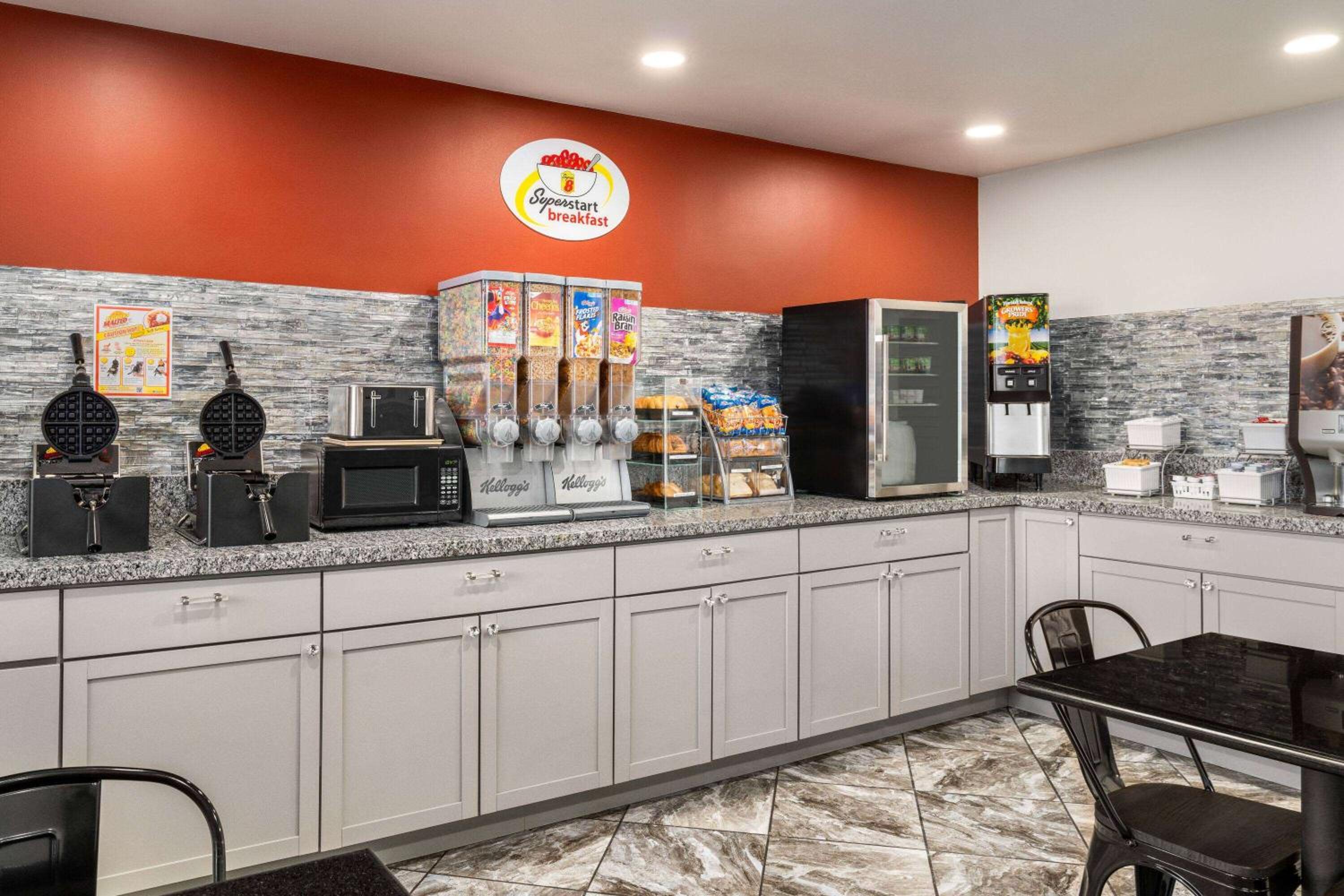 Columbus Vacations - Super 8 by Wyndham Columbus Edinburgh - Property Image 5