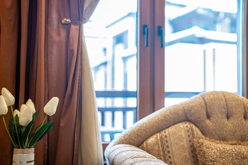 Ski Lift Delight Bansko Apartment