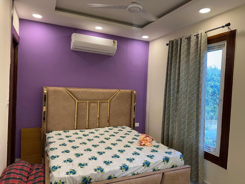 Serene, charming and party friendly Farmhouse sec 150 Noida view 2