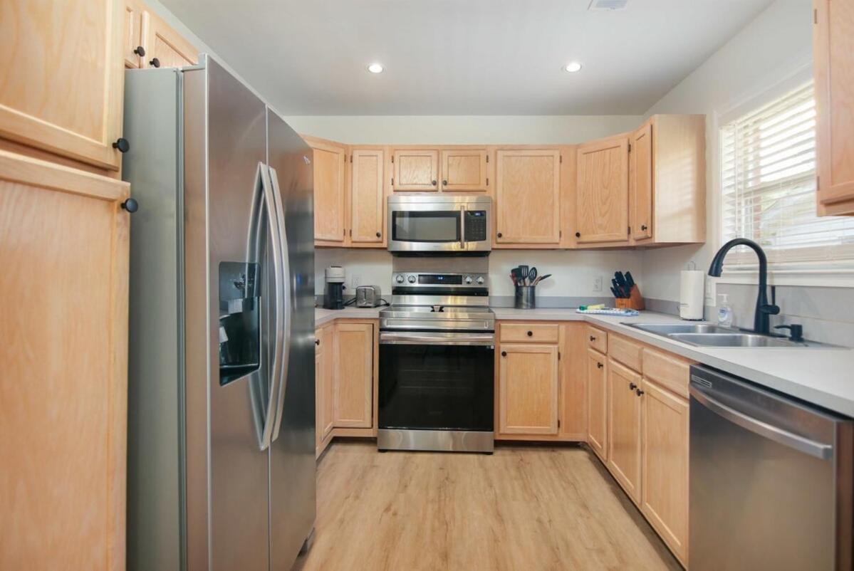 Charleston Oasis with Hot Tub, Mins to Dtwn, photo 15