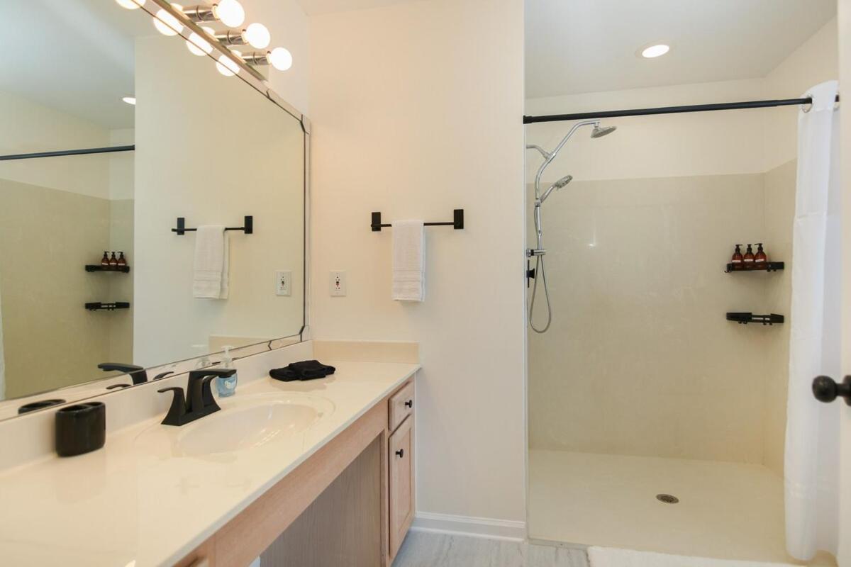 Charleston Oasis with Hot Tub, Mins to Dtwn, photo 22