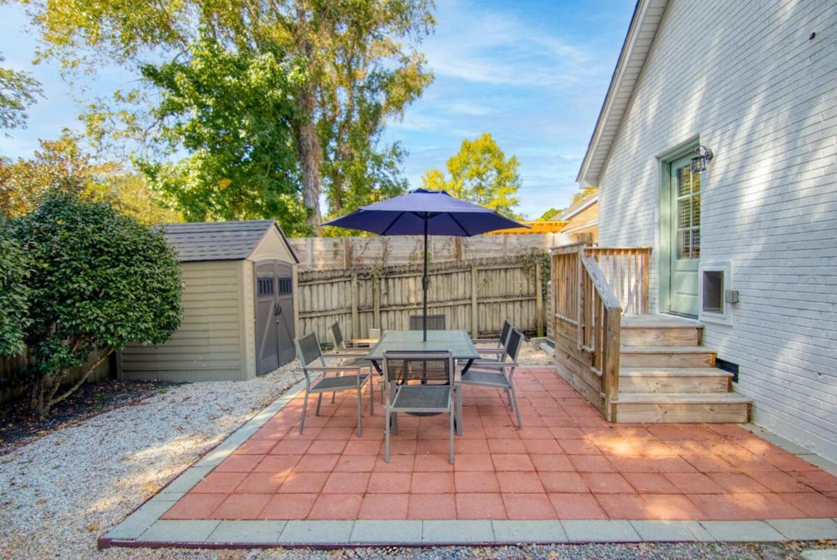 Charleston Oasis with Hot Tub, Mins to Dtwn, photo 11