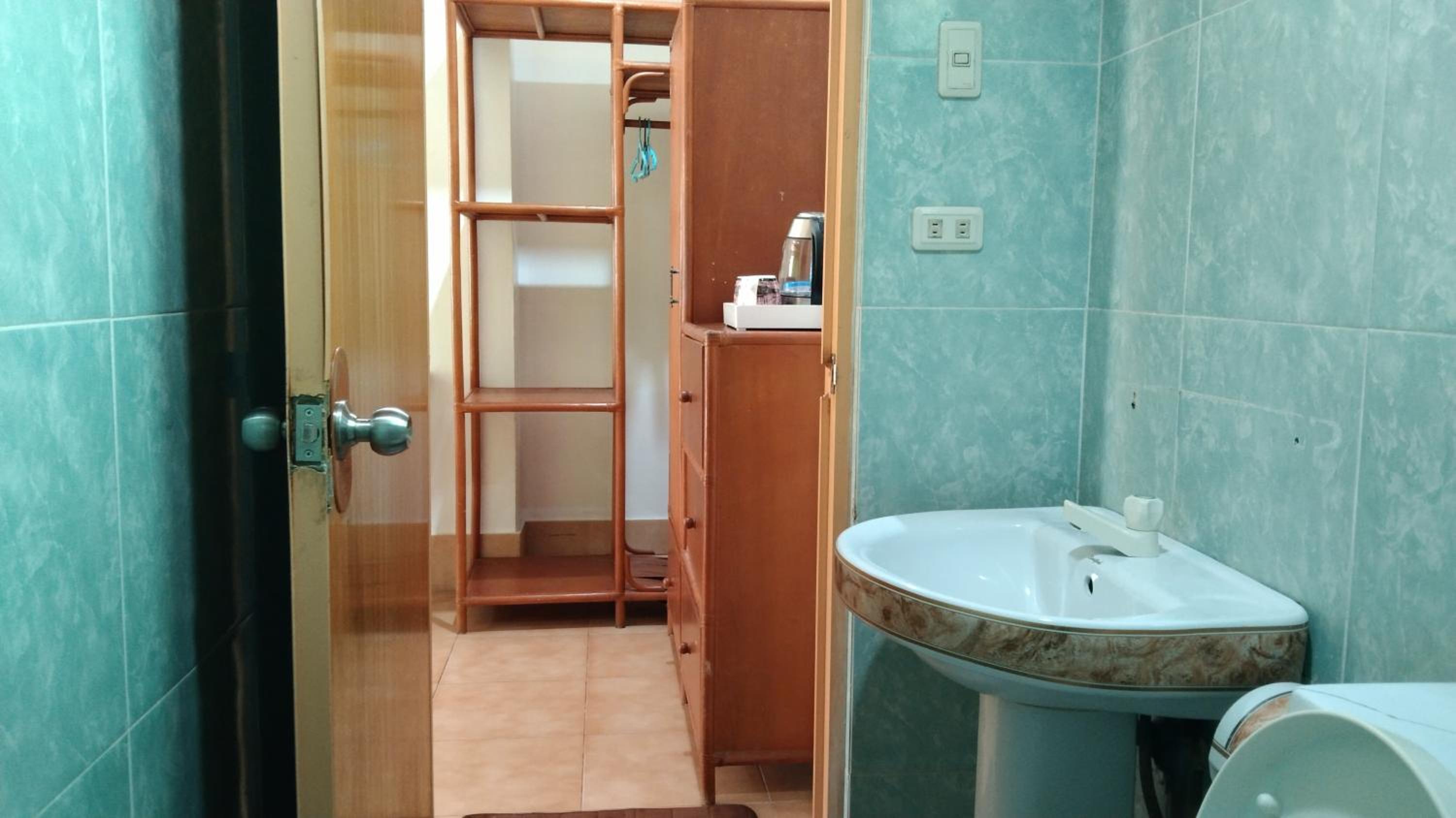Photo 8