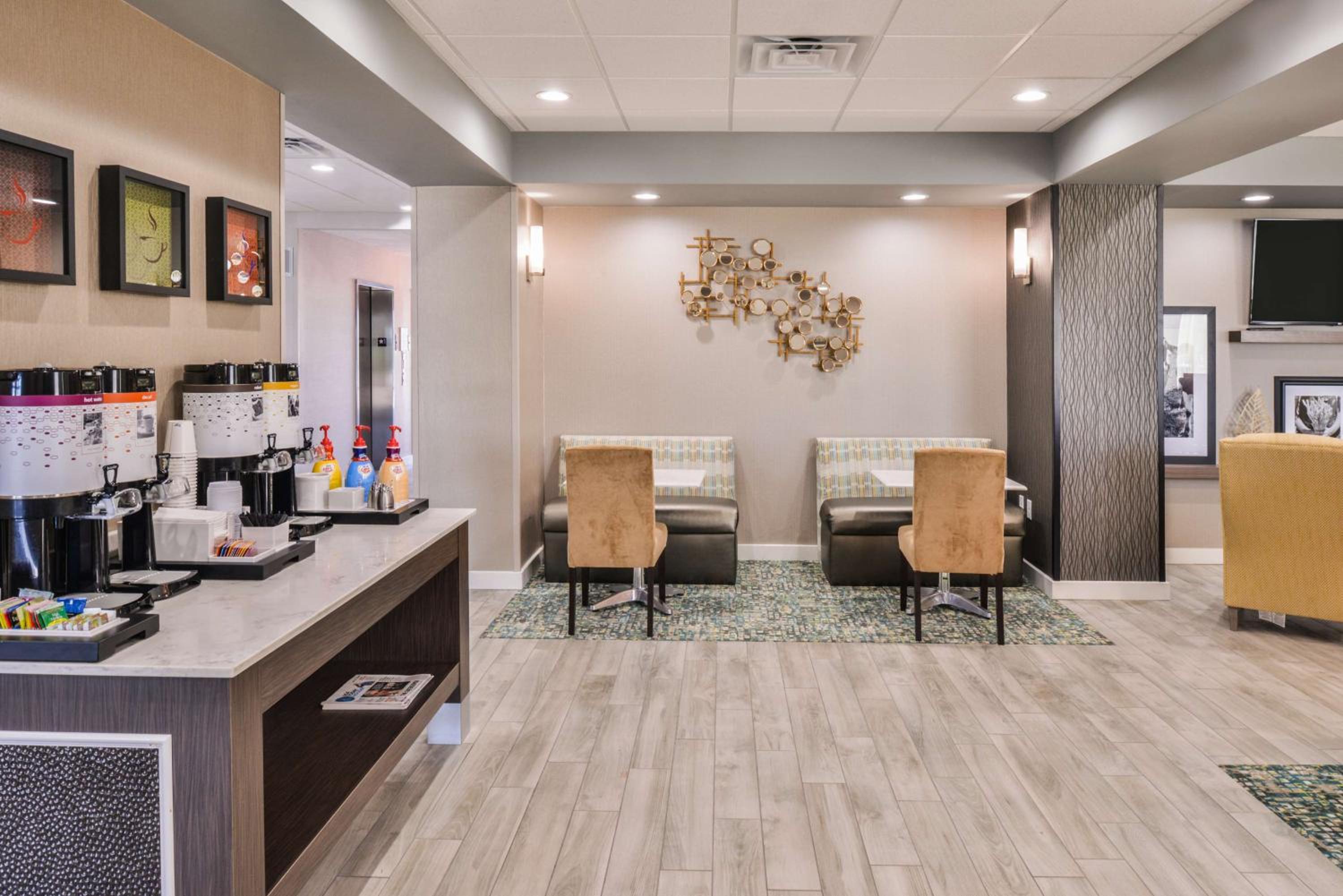 Emporia Vacations - Hampton Inn Emporia, KS - Property Image 6