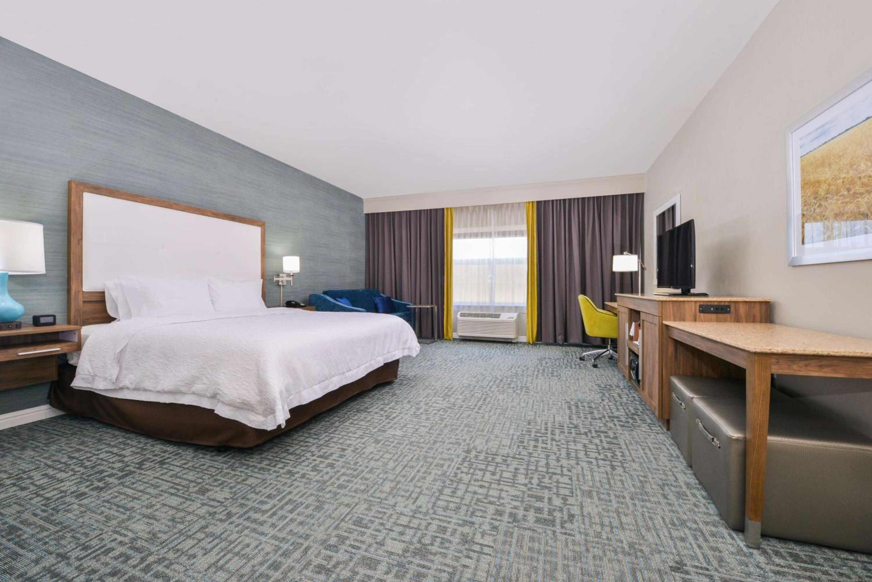 Emporia Vacations - Hampton Inn Emporia, KS - Property Image 17