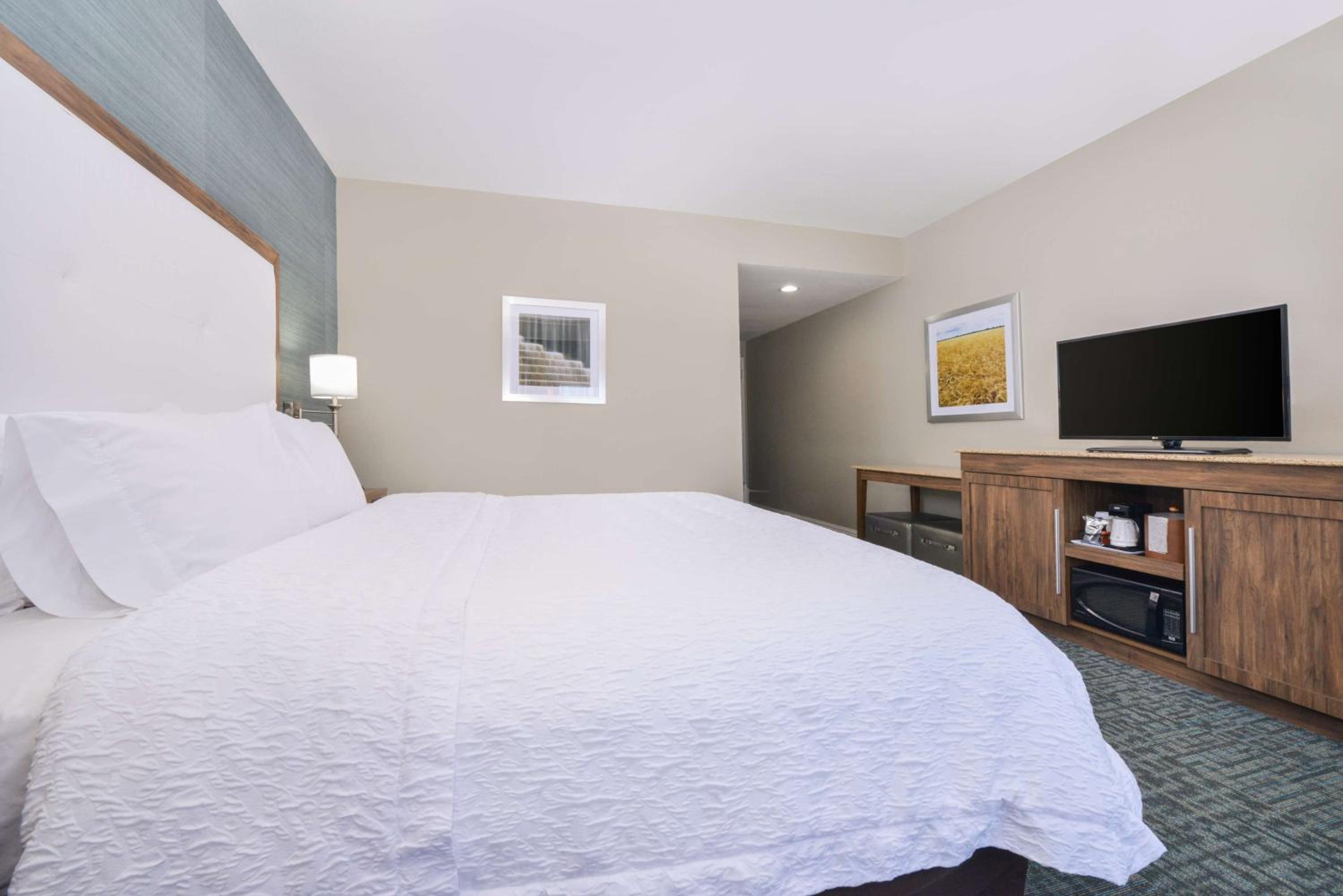 Emporia Vacations - Hampton Inn Emporia, KS - Property Image 19