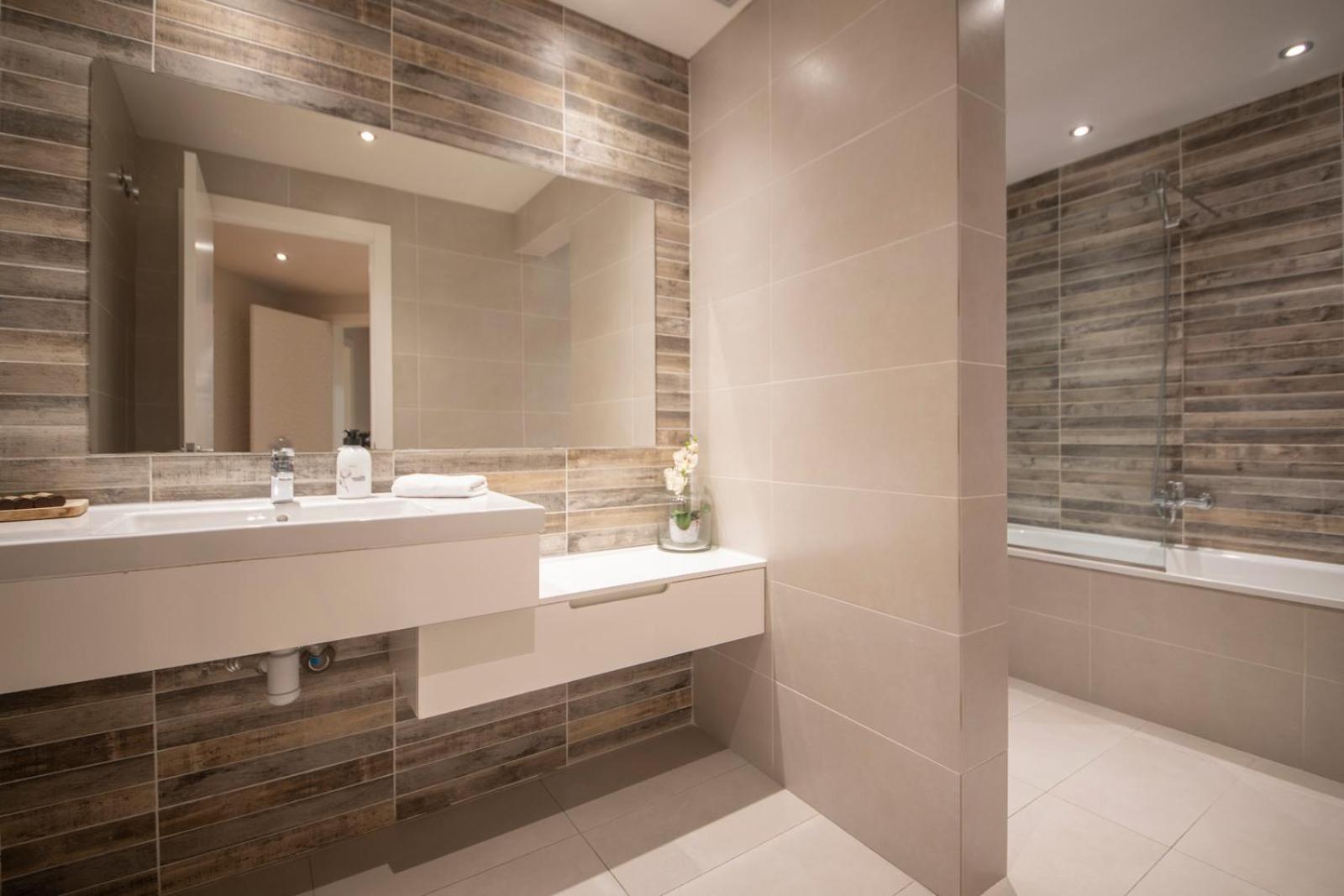 You Stylish City Center Apartments