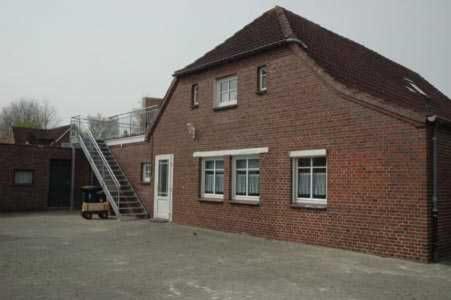 Haus hinterm Deich