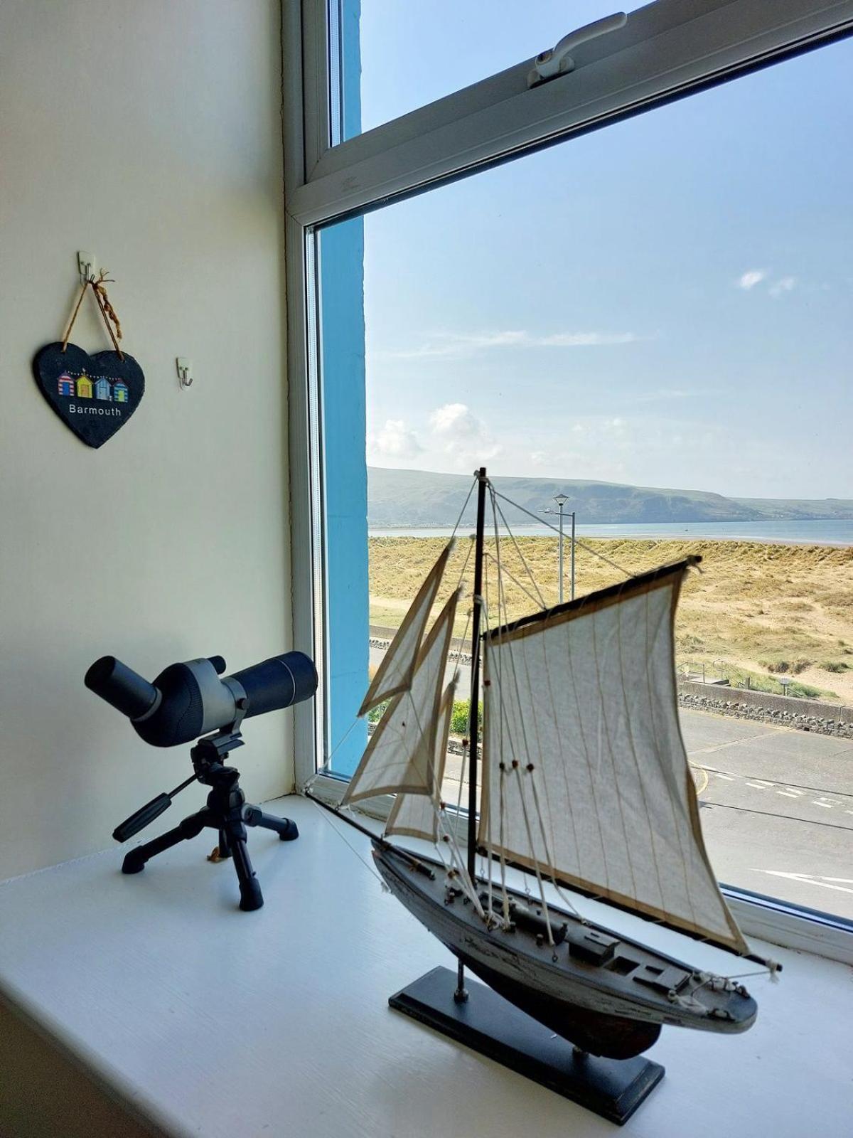 Hafan Y Traeth Beach Front Apartment in Barmouth view 3