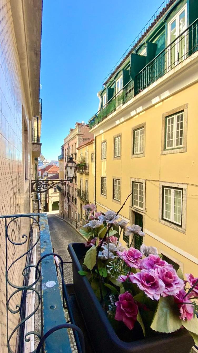 Chiado Apartment with Terrace 1 view 4