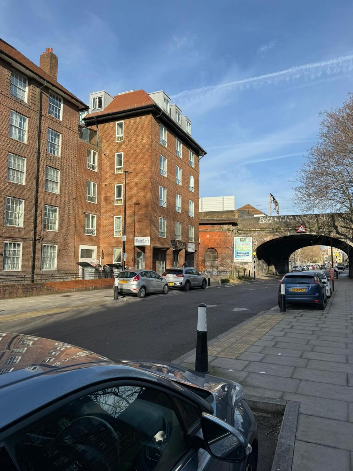 City view Sunset Luxurious Apartment in London Zone-1 Including one Family twin Room with its Own Stunning Private Terrace