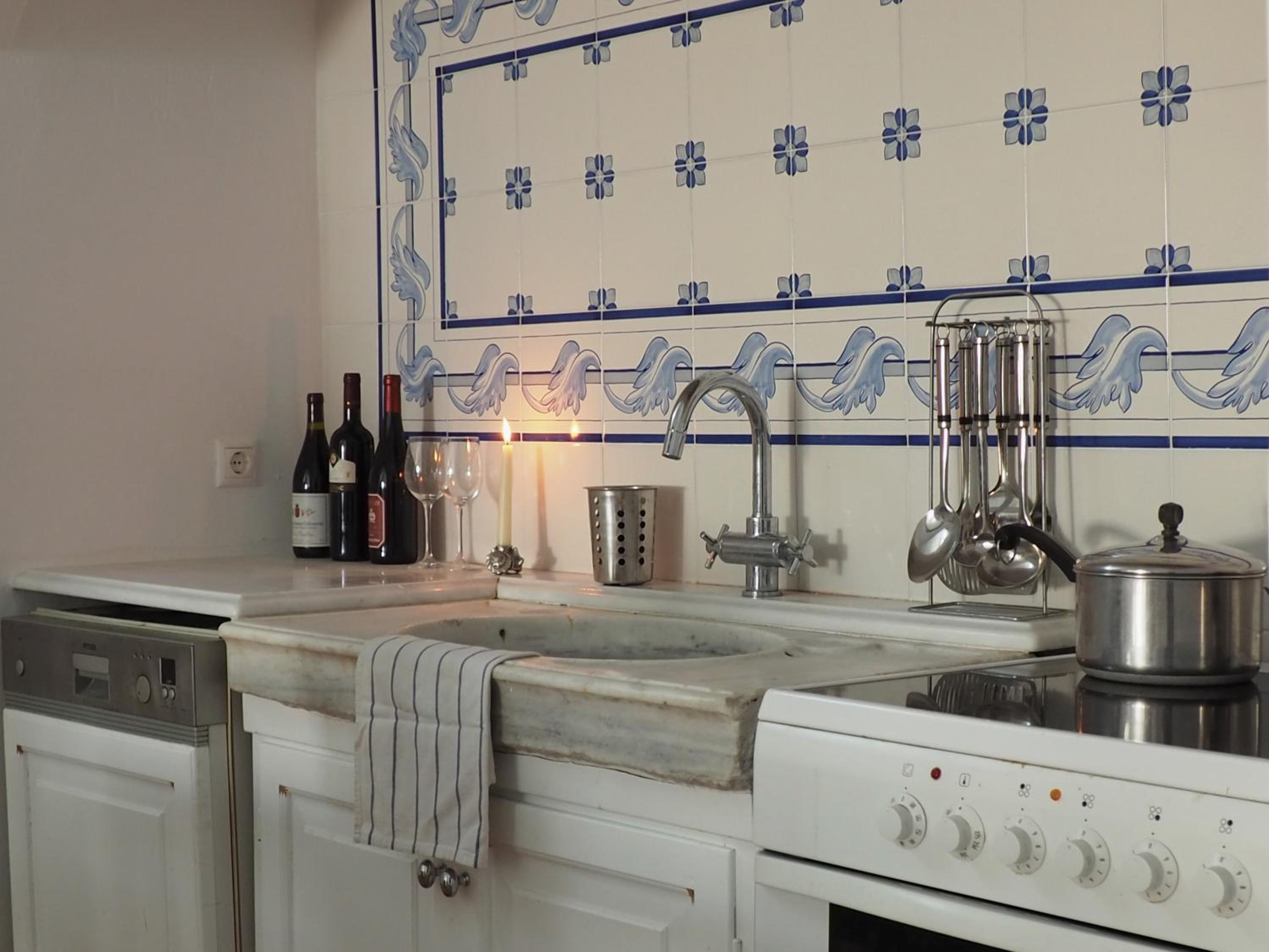 The Palm Rock, Finikia Santorini photo 3