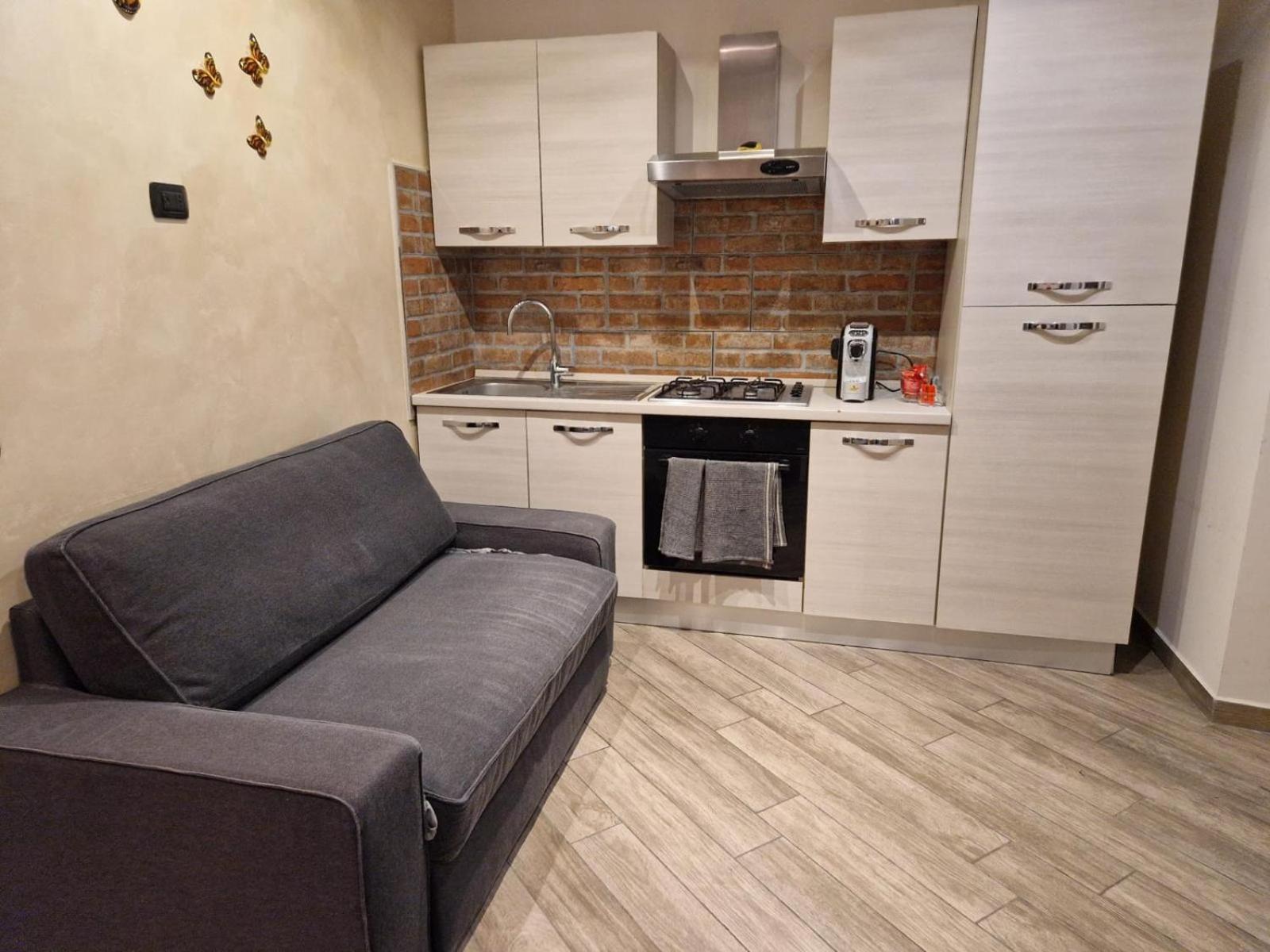 Mia Monza Suite en Monza — kitchen