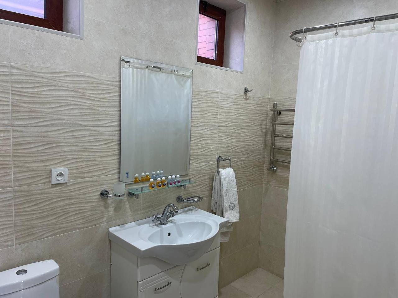 Photo 33
