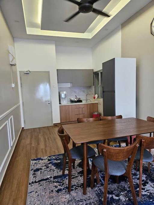 3 Bedrooms VivaVibes Home at Ostia Bangi next Bangi Toll photo 2