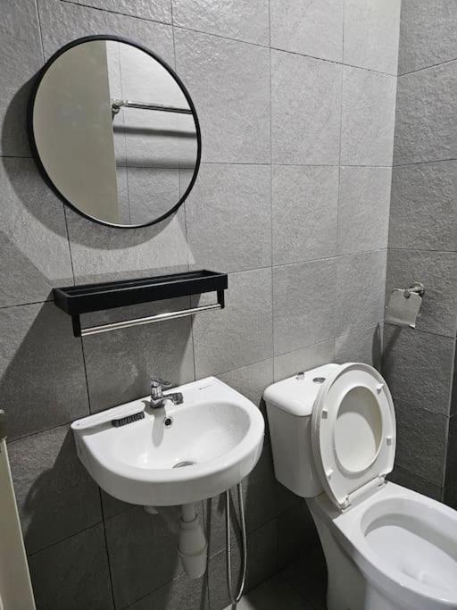 3 Bedrooms VivaVibes Home at Ostia Bangi next Bangi Toll photo 7