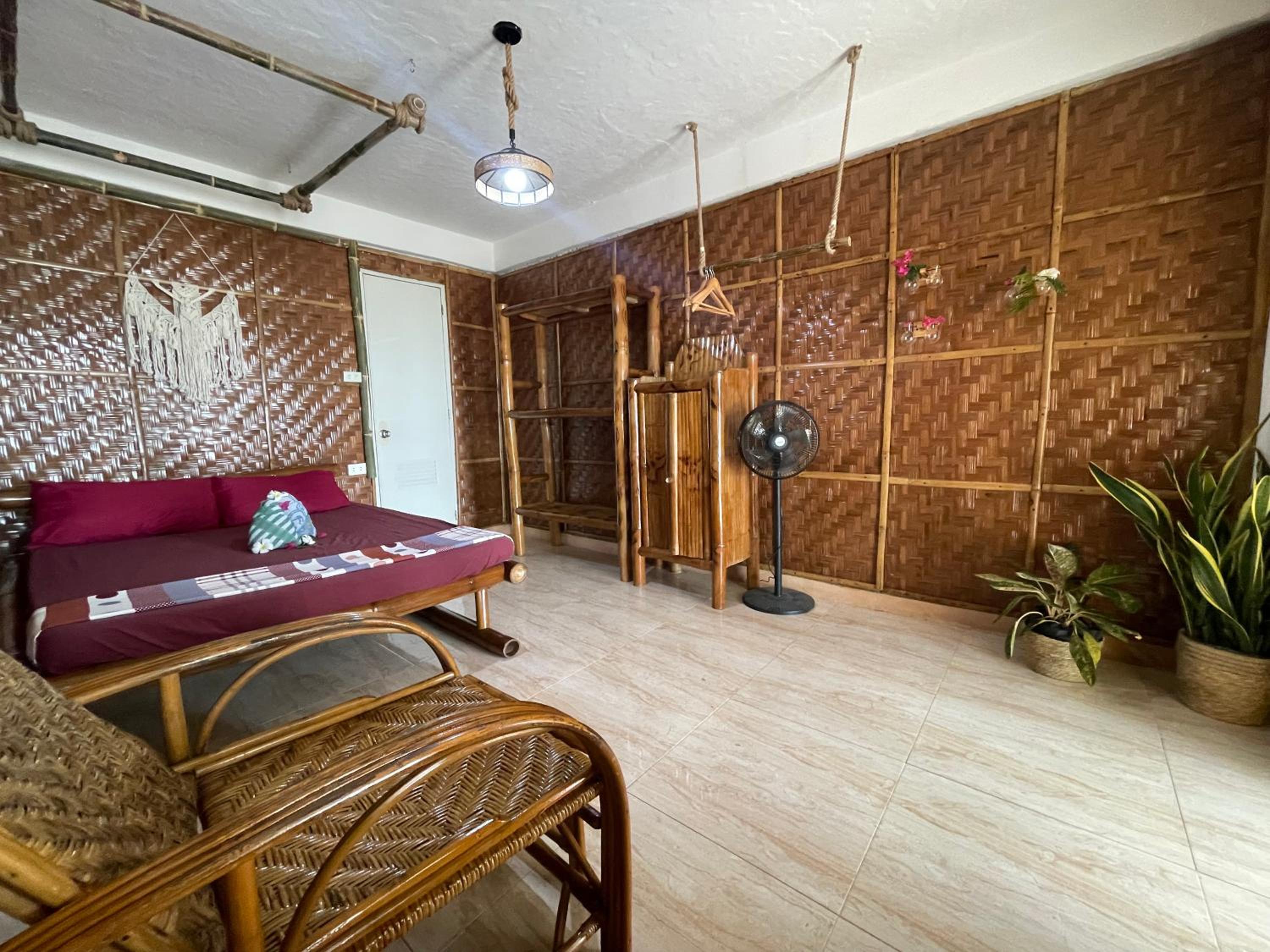 Photo 12