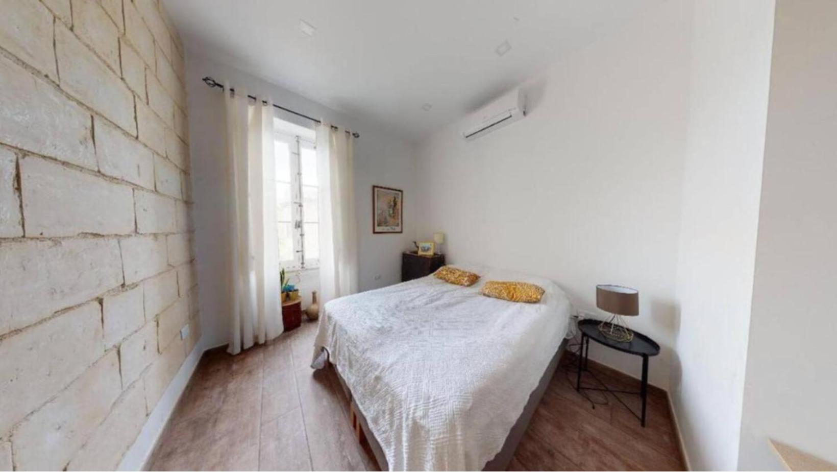 Double bedroom in St Julians in shared house — St Julian's