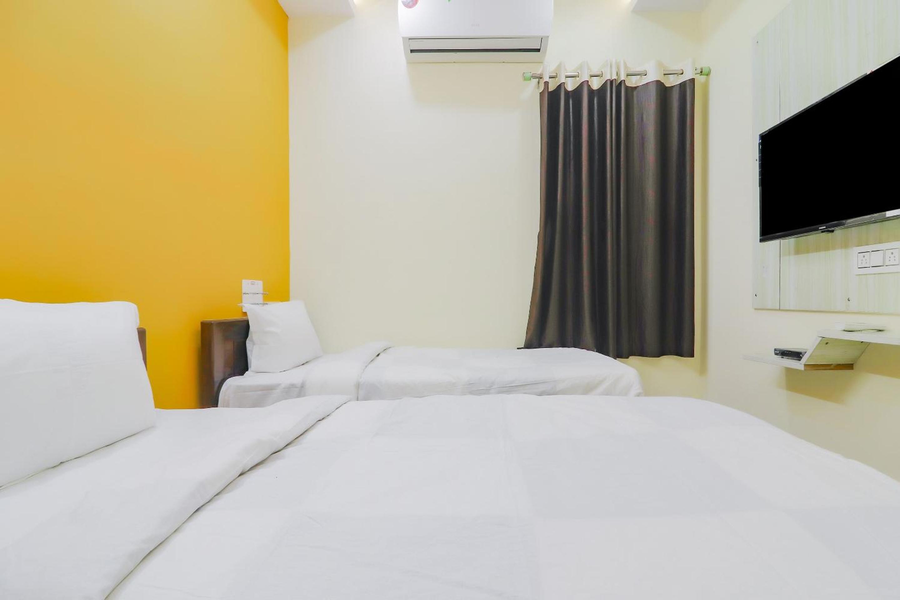 Hotel O Home Sri Balaji Luxary Rooms Near Inorbit Mall Cyberabad