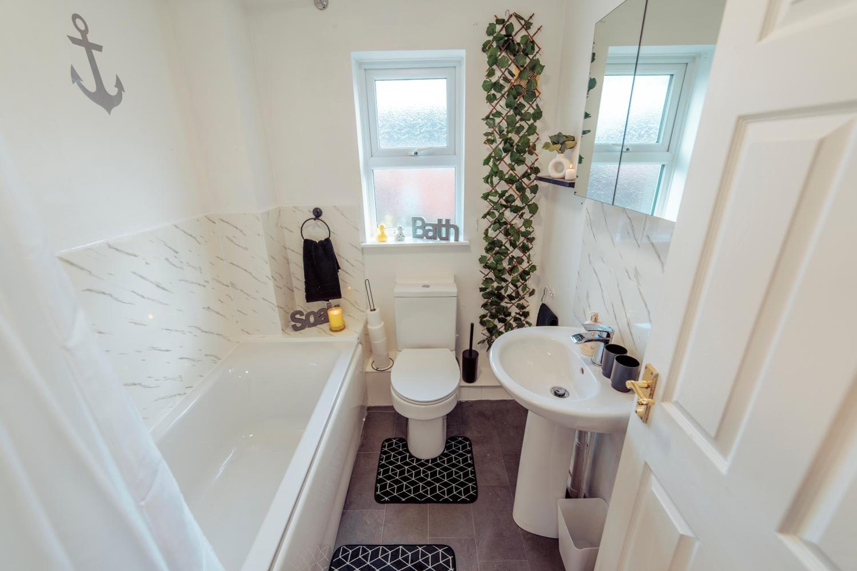 2 Bedroom Peaceful Home, Colchester view 5