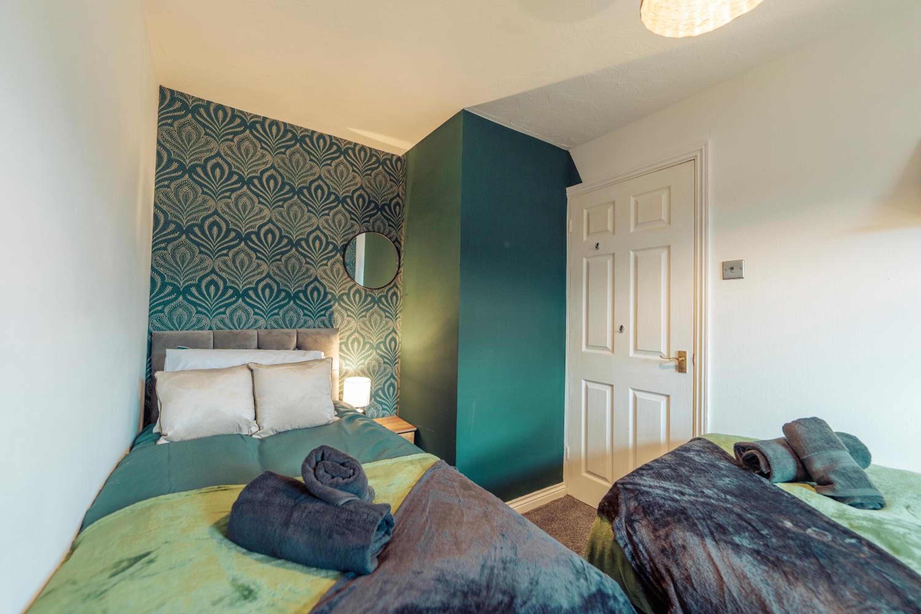 2 Bedroom Peaceful Home, Colchester view 2