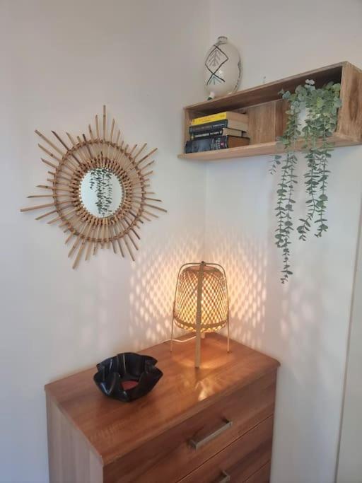 Modern 2Bed 2Bath with Balcony next to DLR Station