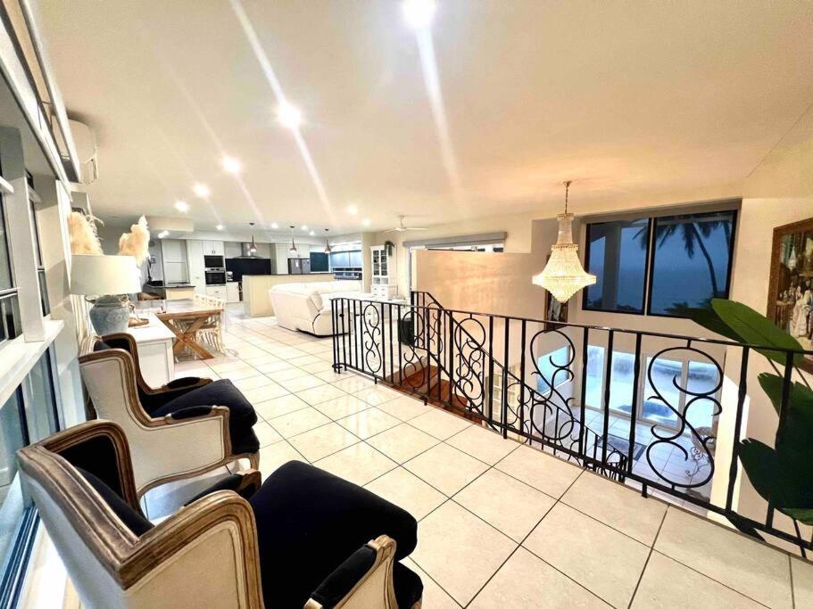 Incredible beachfront home, 10 min to Port Douglas - Diamond Cliff