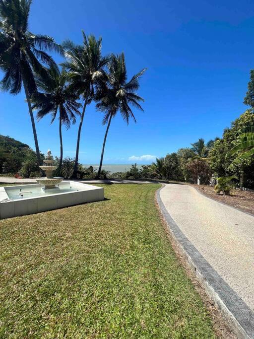 Incredible beachfront home, 10 min to Port Douglas - Diamond Cliff