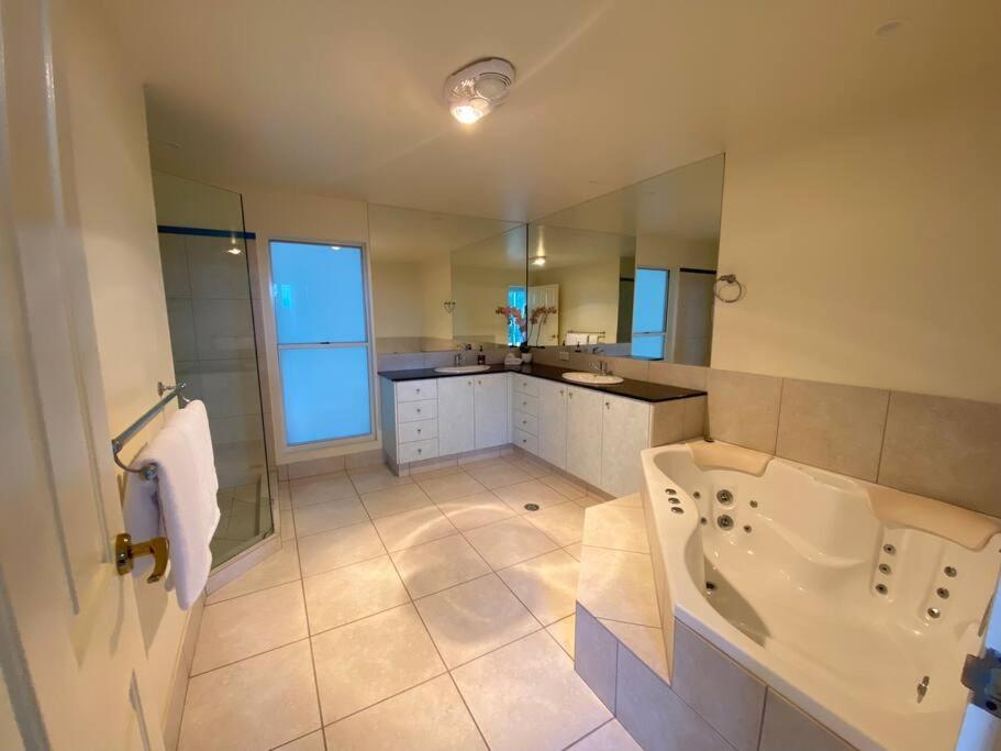 Incredible beachfront home, 10 min to Port Douglas - Diamond Cliff