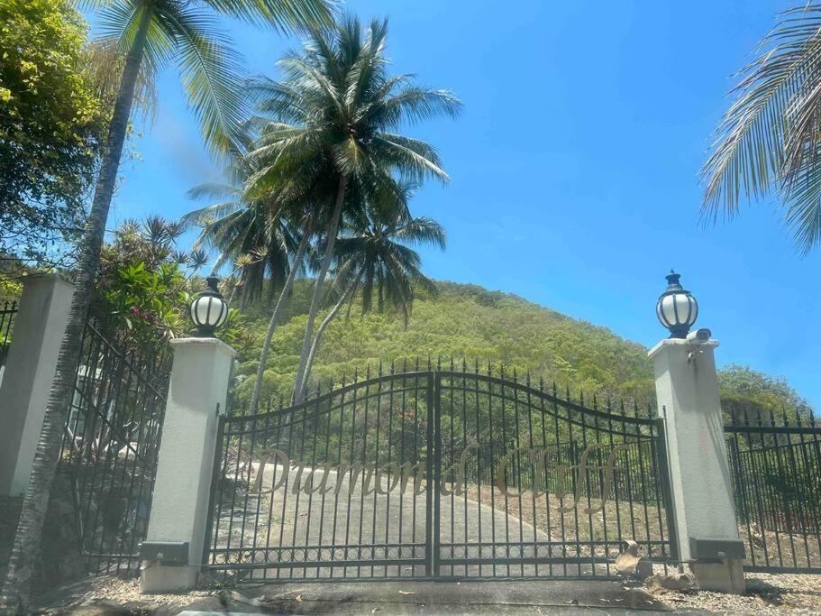 Incredible beachfront home, 10 min to Port Douglas - Diamond Cliff
