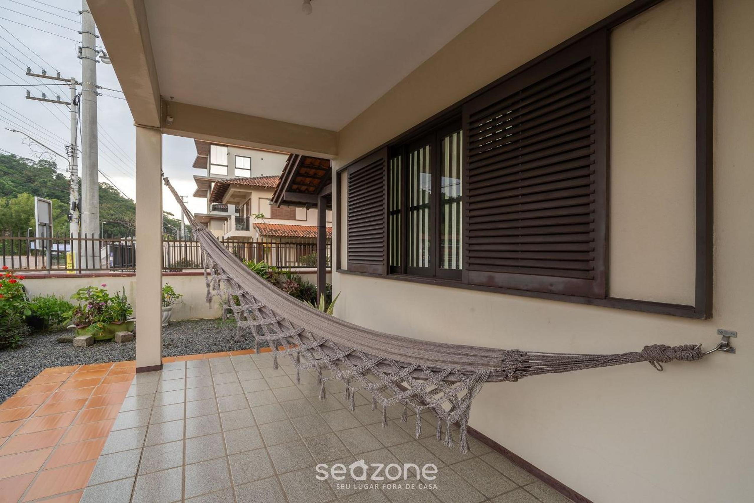House 100m from the beach in Barra Velha AIA2200