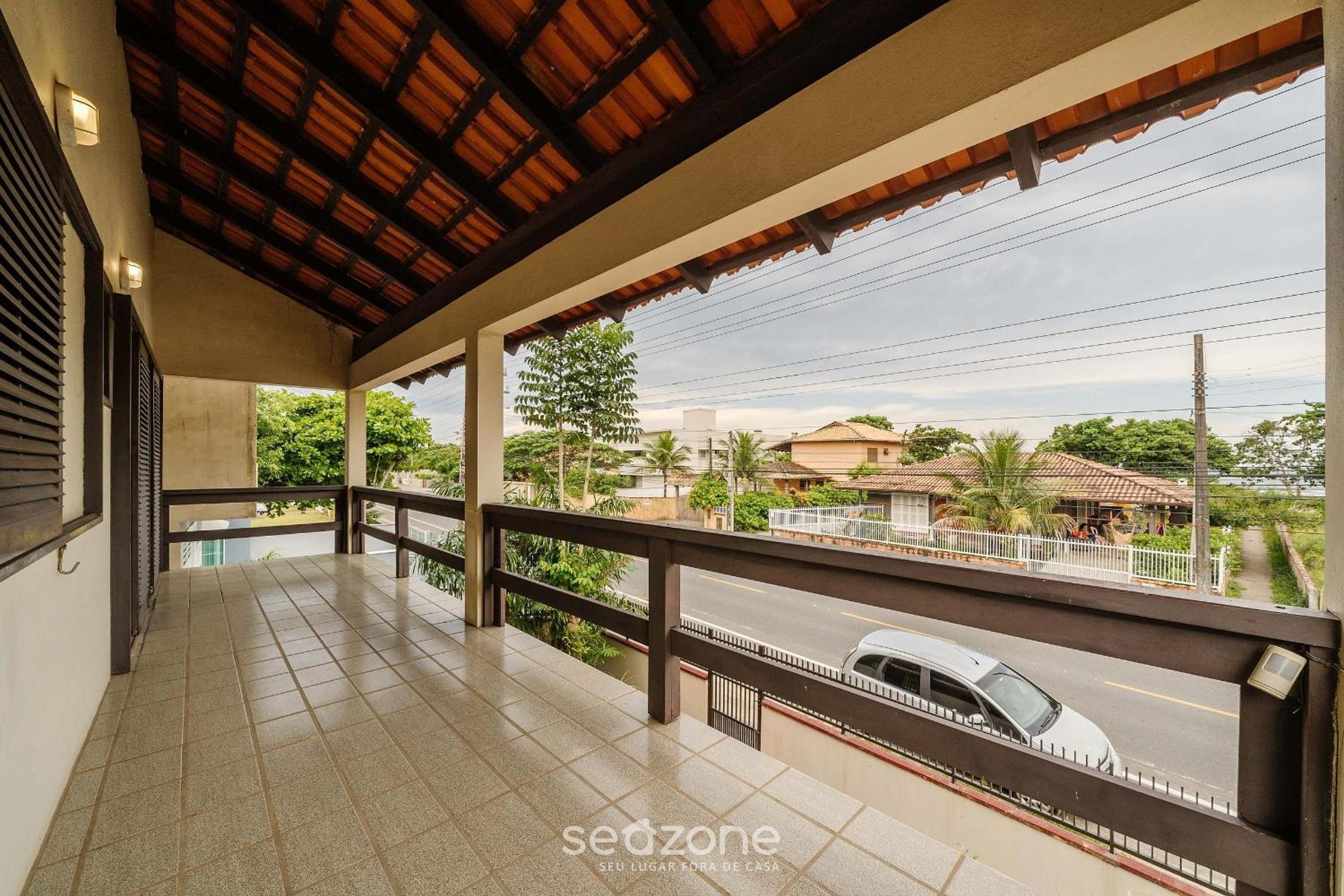 House 100m from the beach in Barra Velha AIA2200